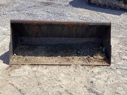NEW HOLLAND 72" PIN ON BUCKET
