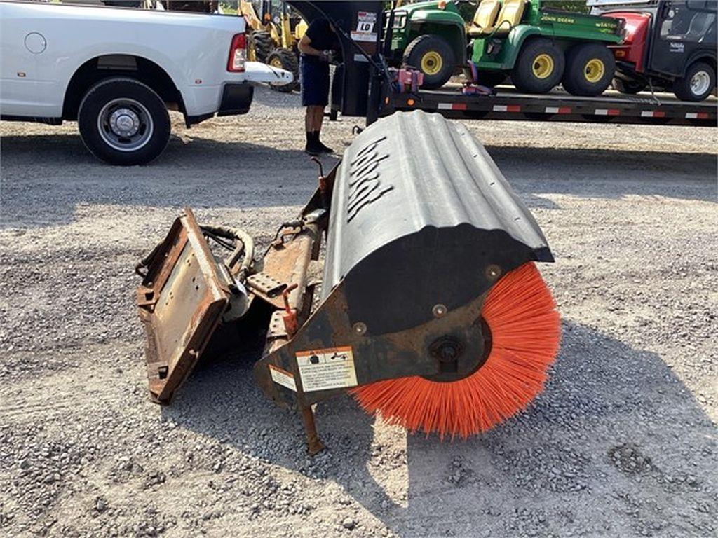2008 BOBCAT 68AB SWEEPER