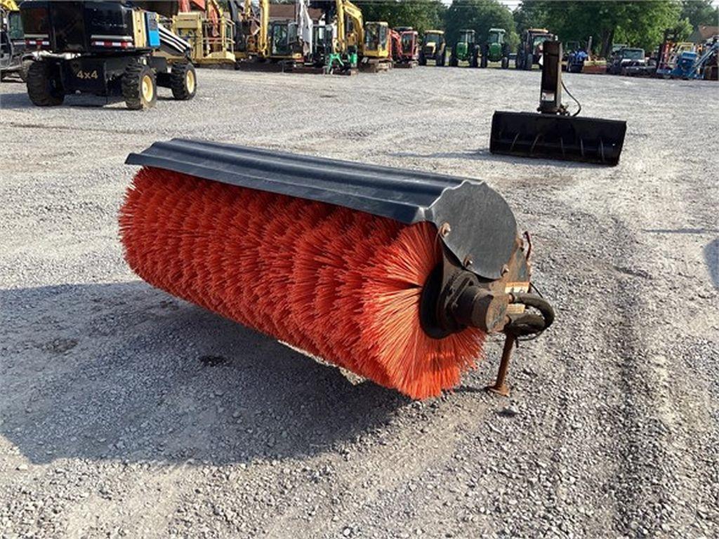 2008 BOBCAT 68AB SWEEPER