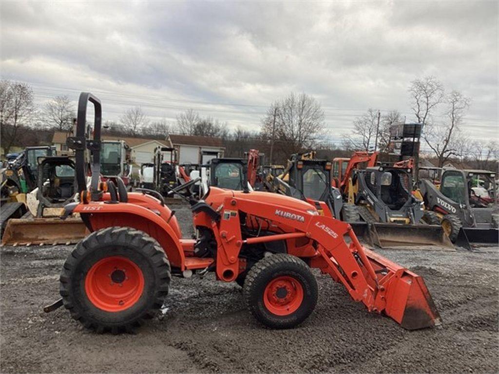 2018 KUBOTA L3301HST COMPACT TRACTOR