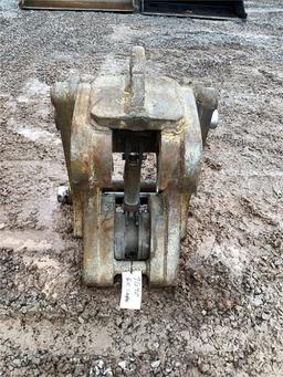 2010 ACS HYDRAULIC COUPLER
