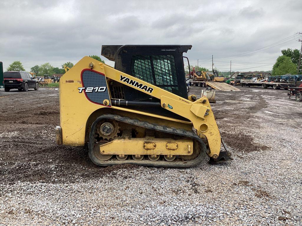 2017 YANMAR T210 SKID STEER LOADER