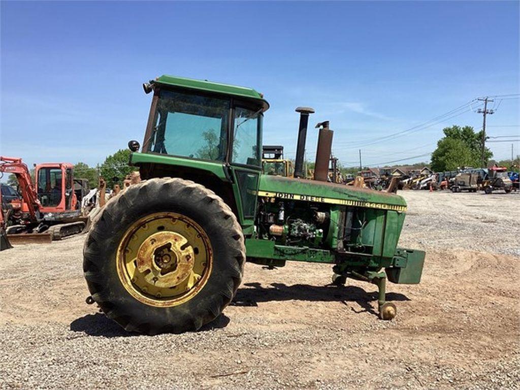 1978 JOHN DEERE 4440 FARM TRACTOR