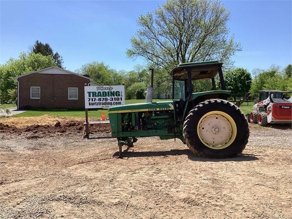 1982 JOHN DEERE 4240 FARM TRACTOR