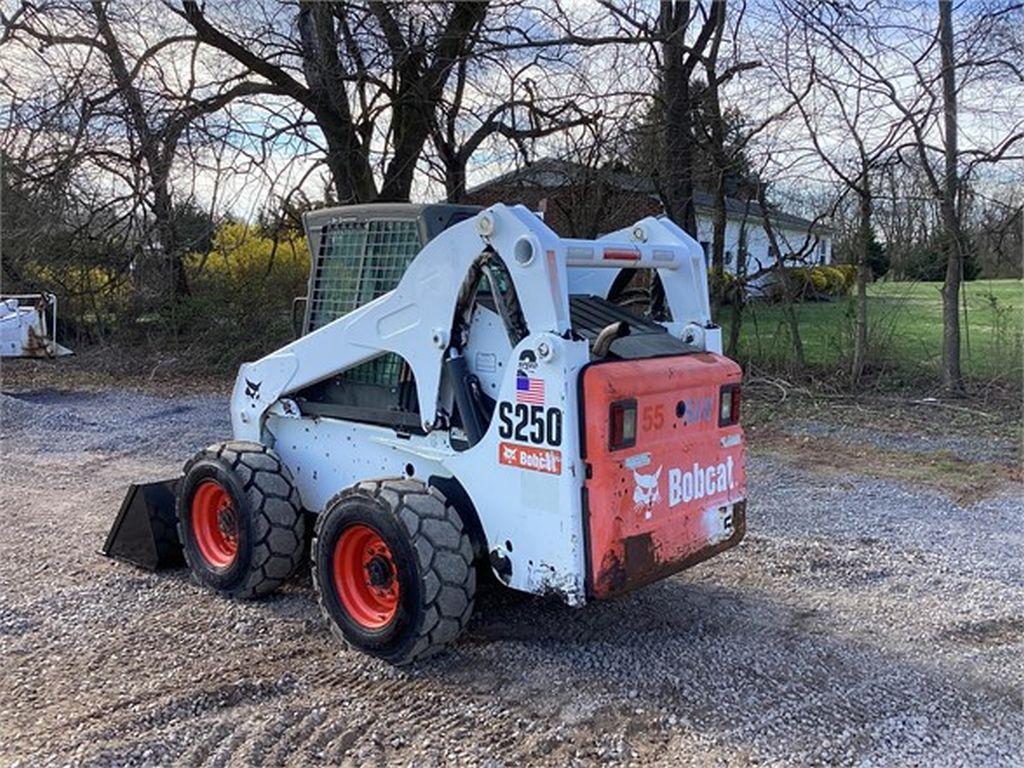 2011 BOBCAT S250 SKID STEER LOADER