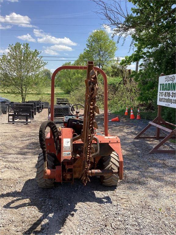 2001 DITCH WITCH 3700 TRENCHER