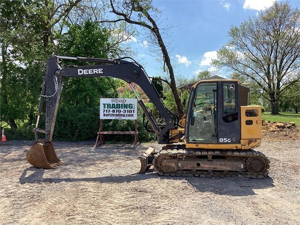 2016 DEERE 85G EXCAVATOR