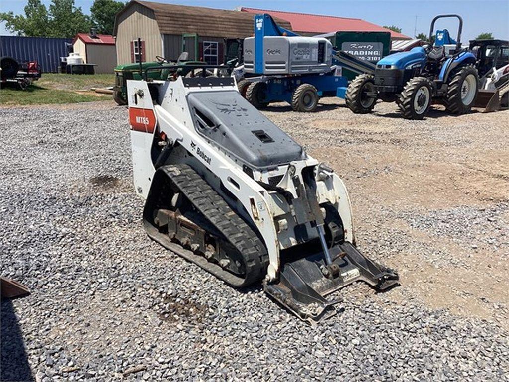 2018 BOBCAT MT85 SKID STEER LOADER