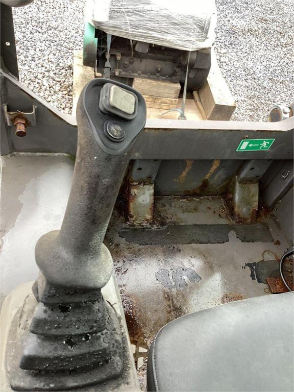 2012 VOLVO MC110C SKID STEER LOADER