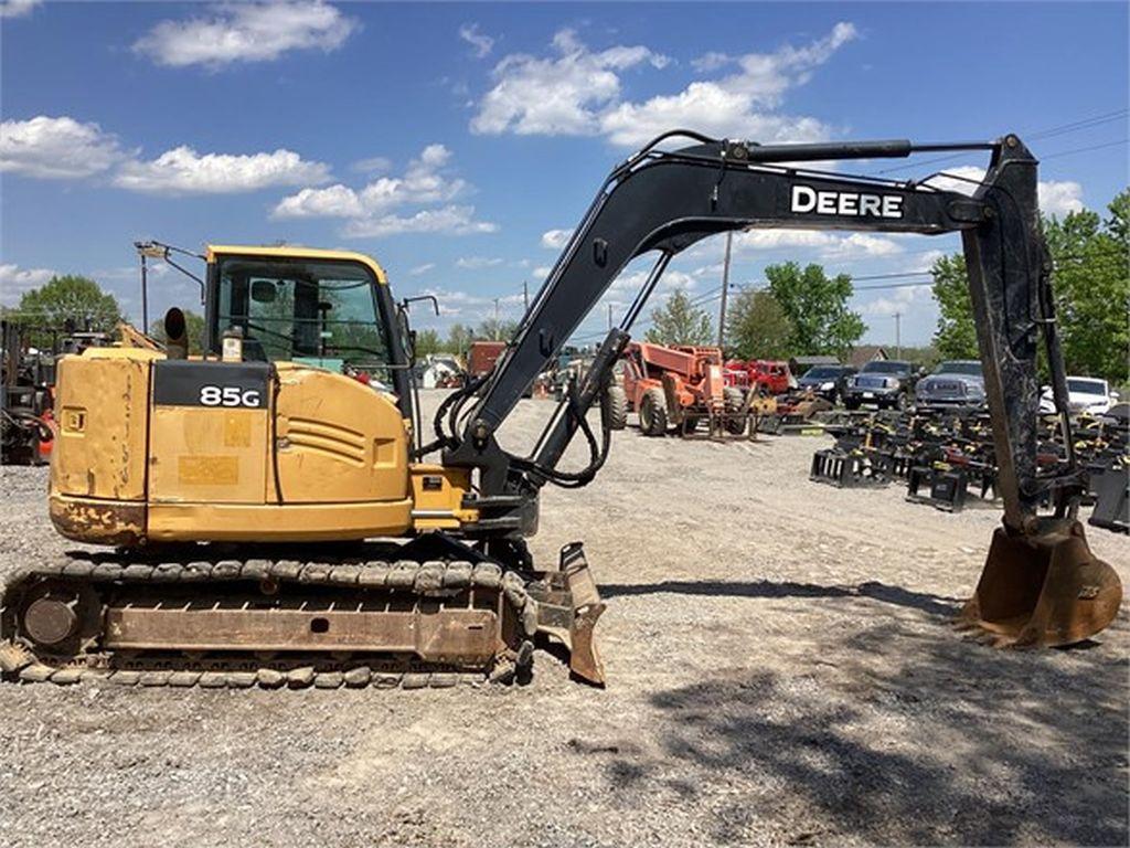 2016 DEERE 85G EXCAVATOR