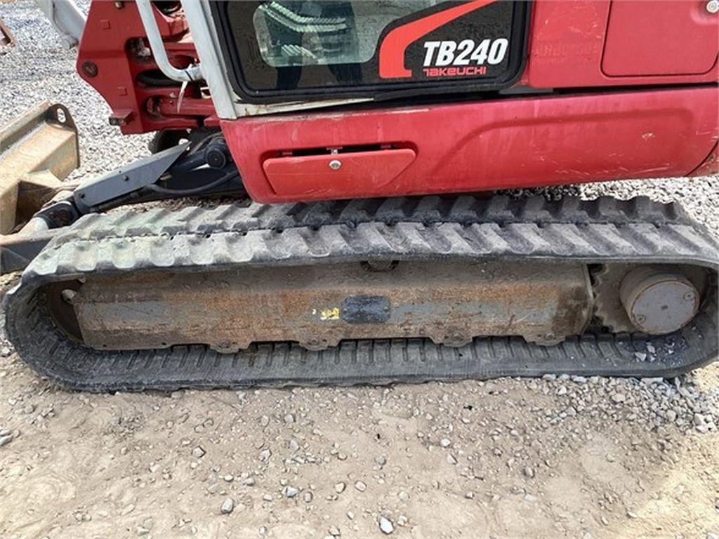 2019 TAKEUCHI TB240 MINI EXCAVATOR