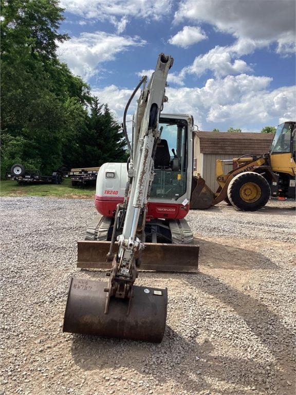 2019 TAKEUCHI TB240 MINI EXCAVATOR