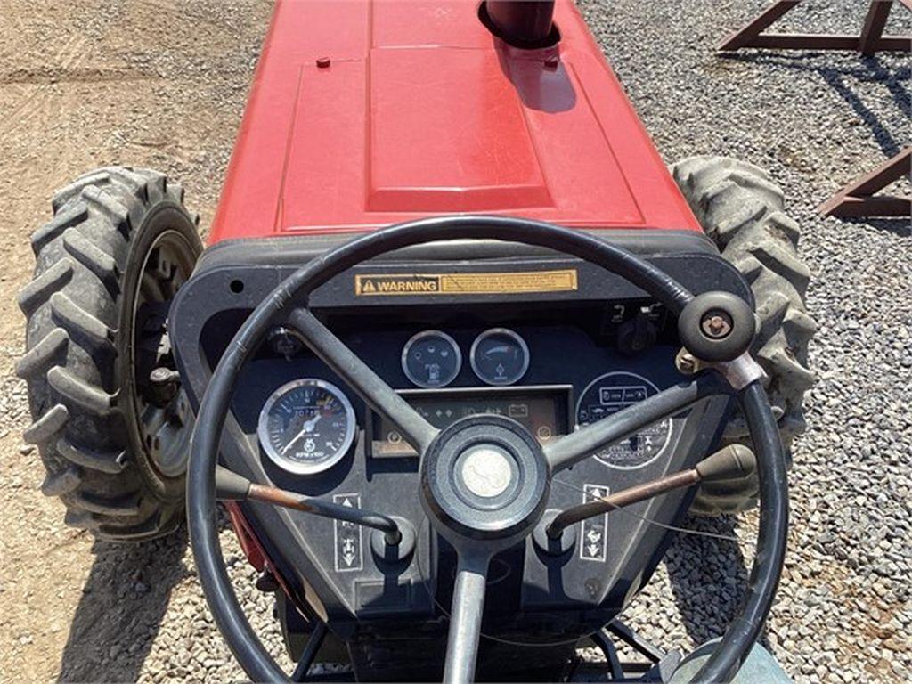 1989 CASE IH 485 FARM TRACTOR
