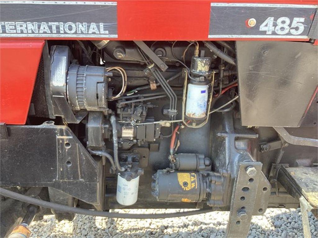 1989 CASE IH 485 FARM TRACTOR
