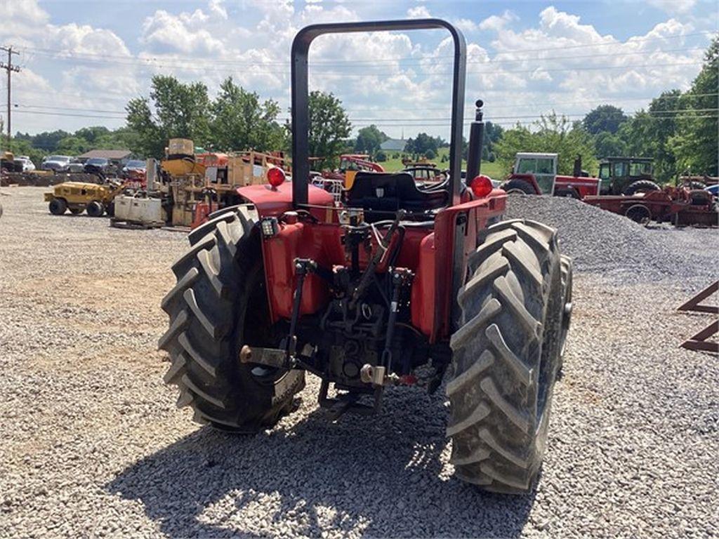 1989 CASE IH 485 FARM TRACTOR