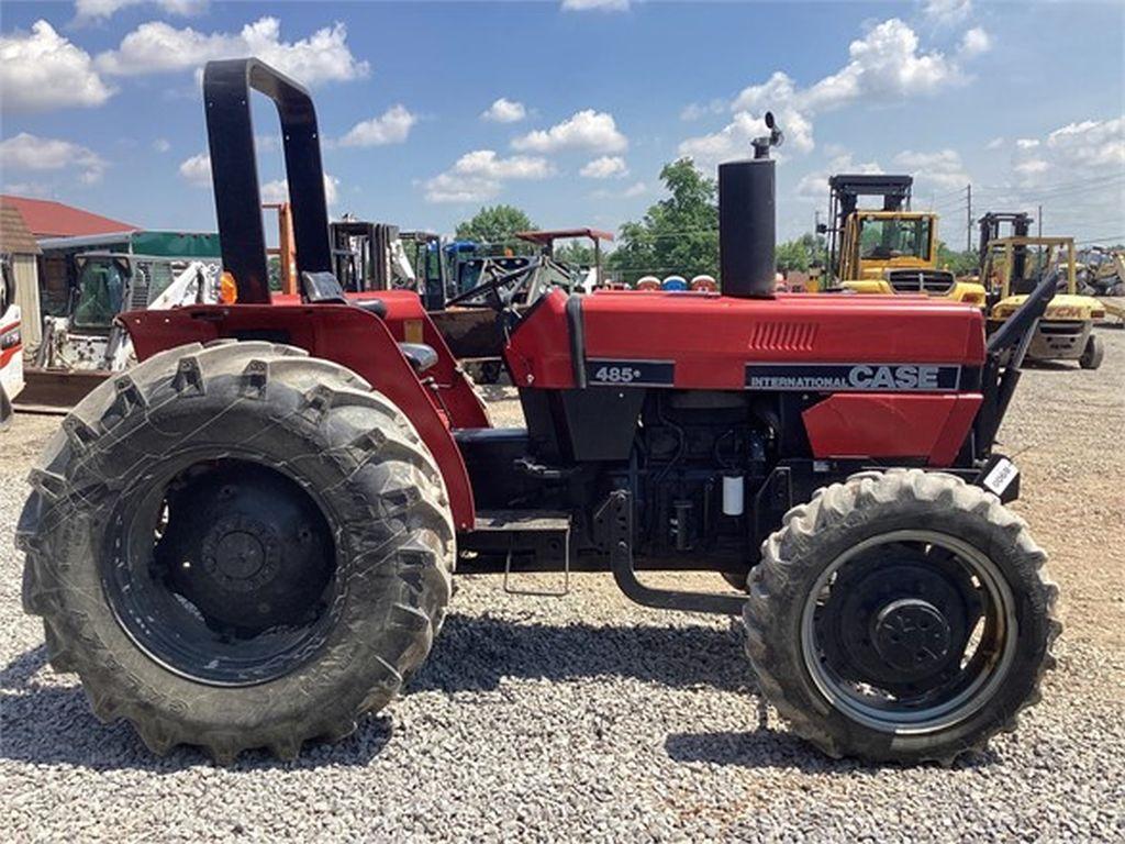 1989 CASE IH 485 FARM TRACTOR