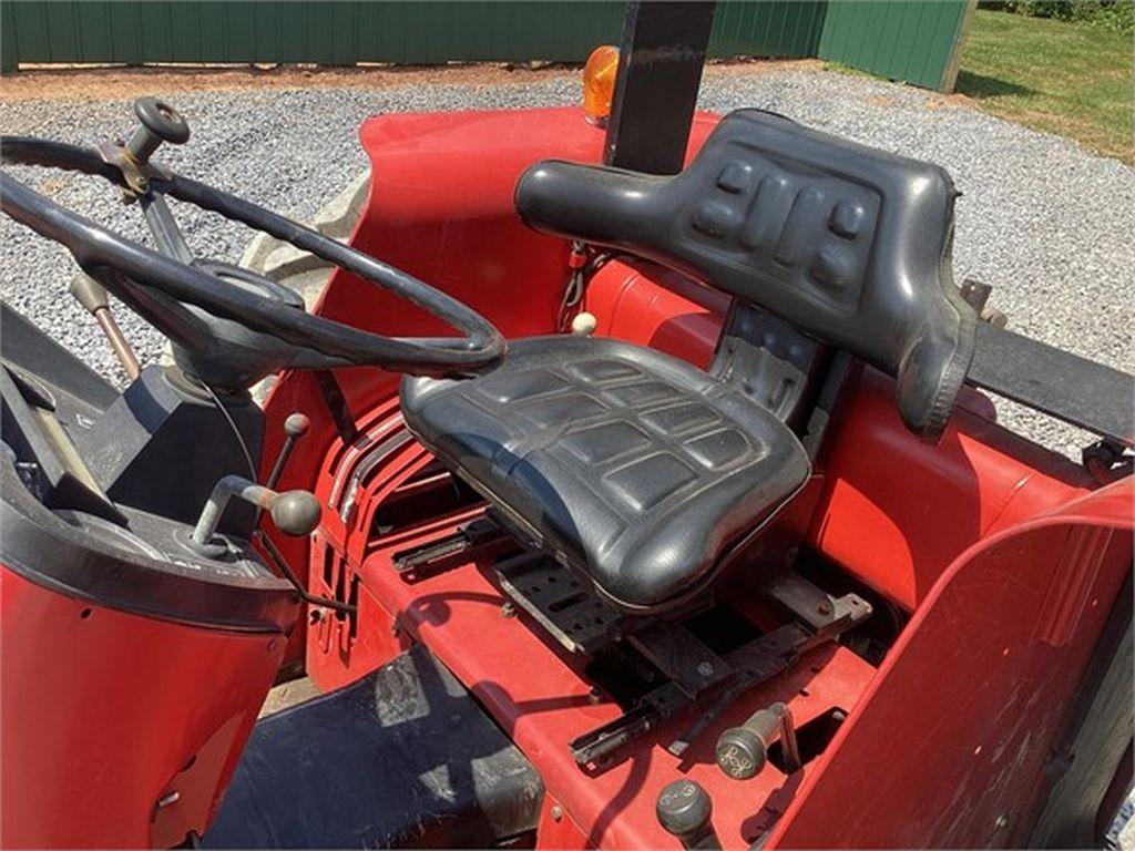 1989 CASE IH 485 FARM TRACTOR