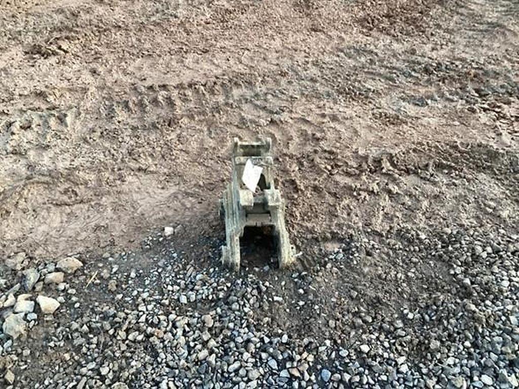 EXCAVATOR QUICK COUPLER