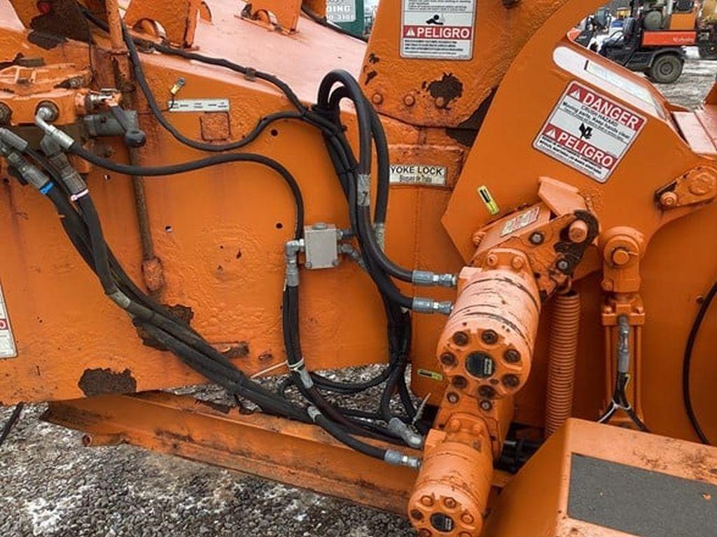 2017 MORBARK M12R WOOD CHIPPER