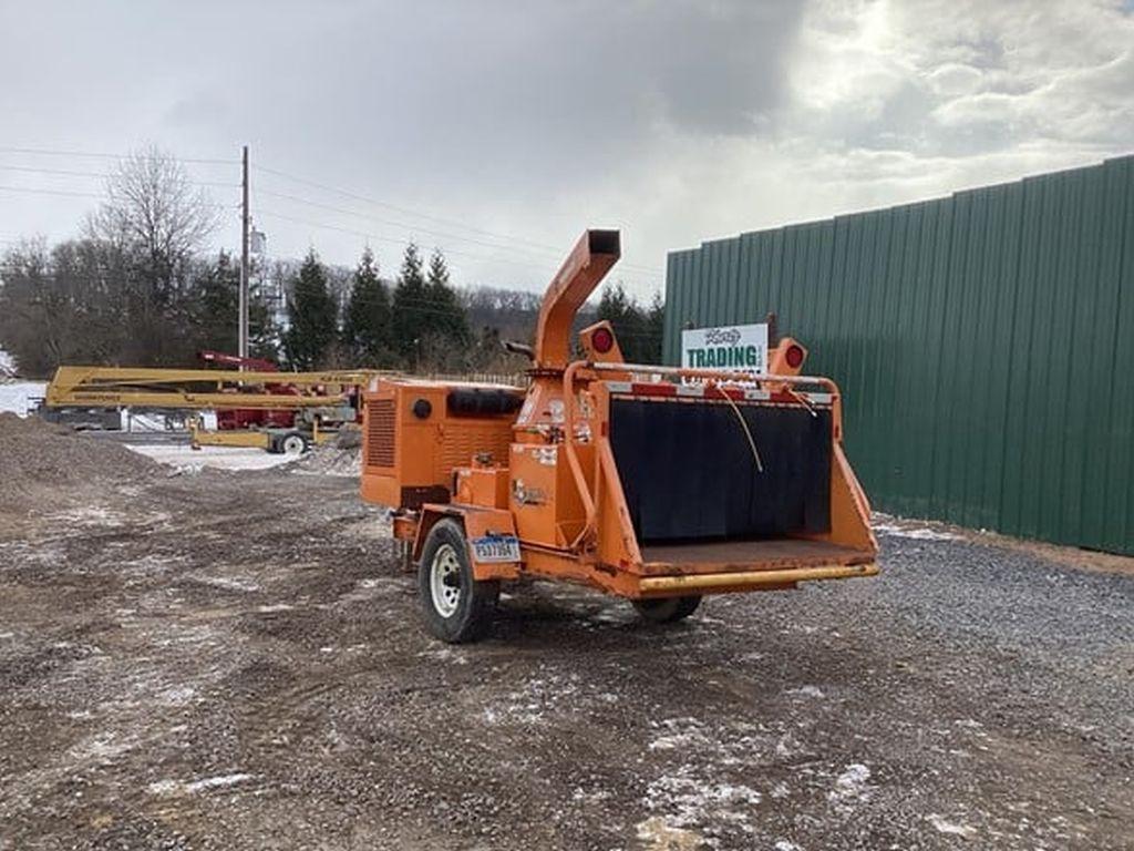 2017 MORBARK M12R WOOD CHIPPER