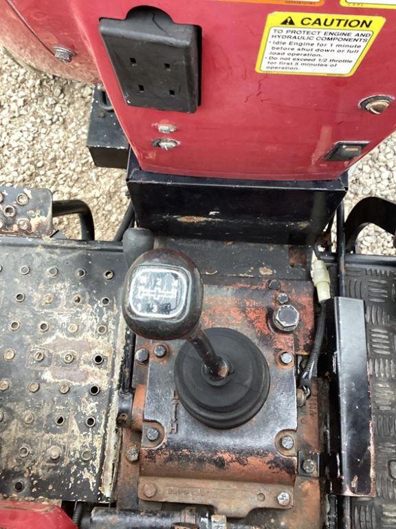 2009 MAHINDRA 5525 FARM TRACTOR