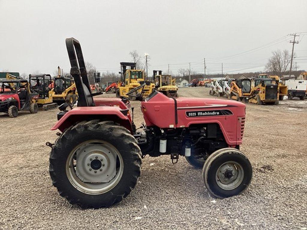 2009 MAHINDRA 5525 FARM TRACTOR