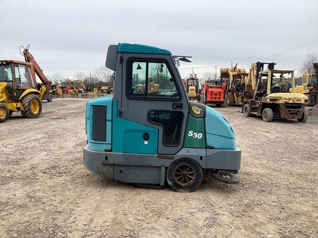 2017 TENNANT S30 SWEEPER