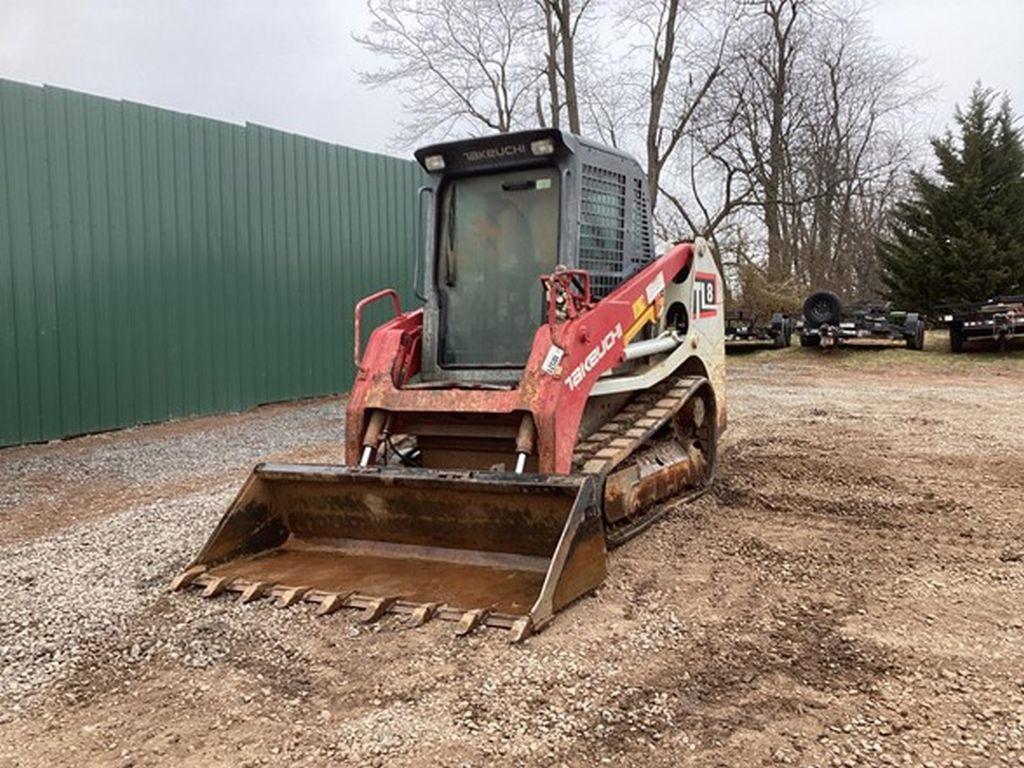 2017 TAKEUCHI TL8 SKID STEER
