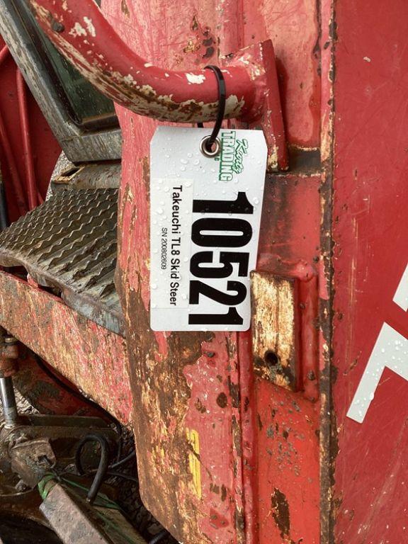 2017 TAKEUCHI TL8 SKID STEER
