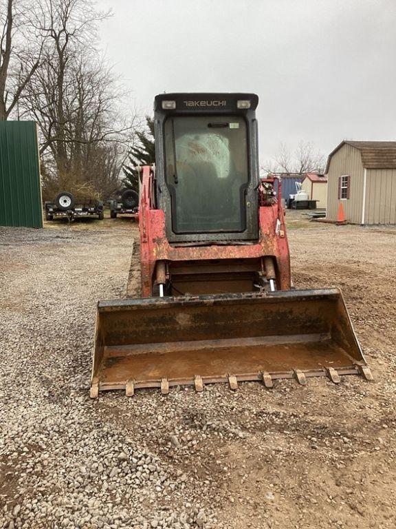 2017 TAKEUCHI TL8 SKID STEER