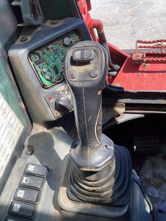 2018 TAKEUCHI TL12R2 SKID STEER