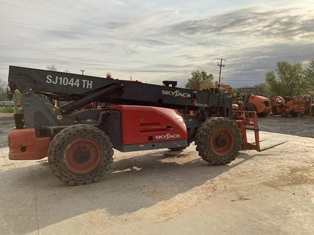 2018 SKYJACK SJ1044TH TELEHANDLER