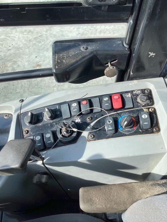 2011 CATERPILLAR 908H WHEEL LOADER