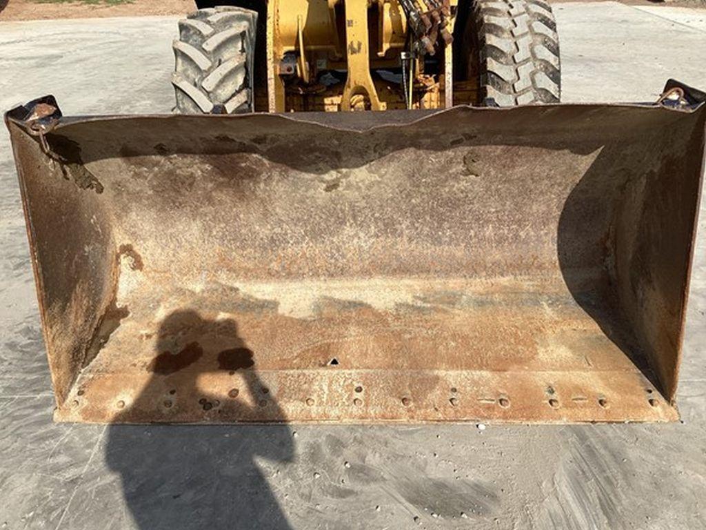 2011 CATERPILLAR 908H WHEEL LOADER