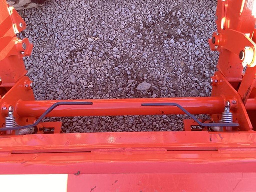 2023 KUBOTA M7060HDC TRACTOR