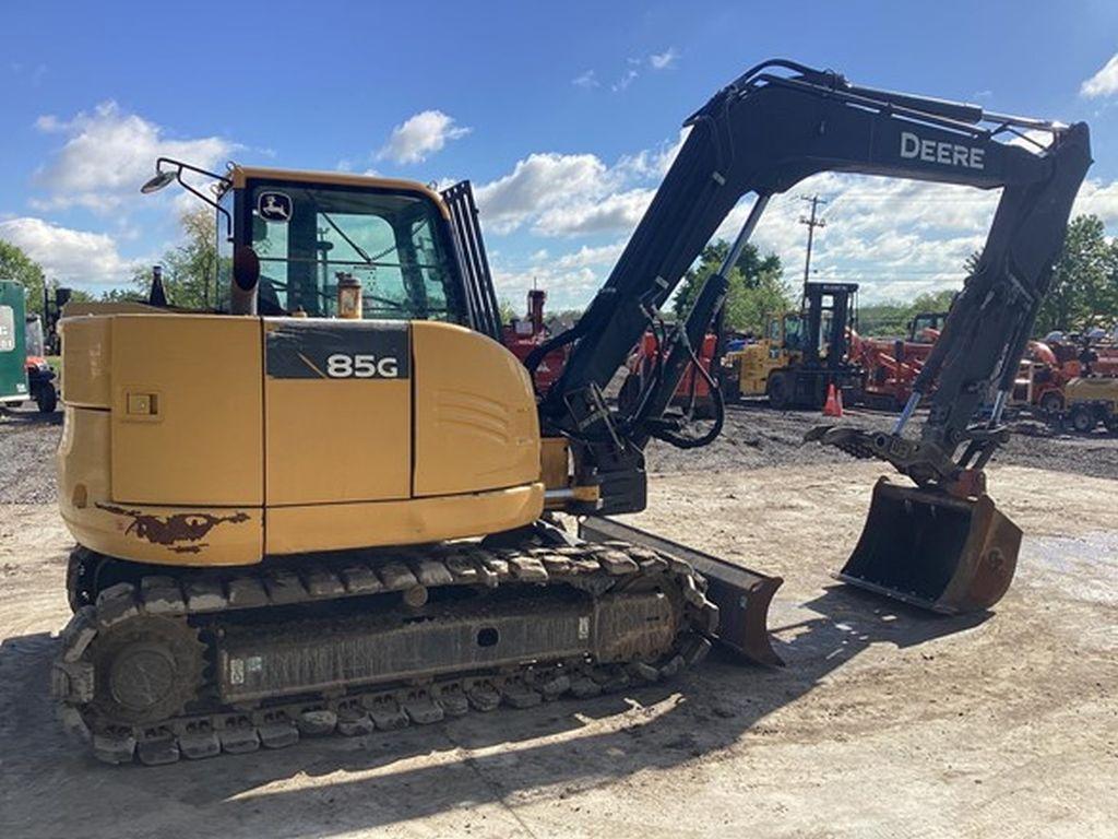2017 DEERE 85G EXCAVATOR