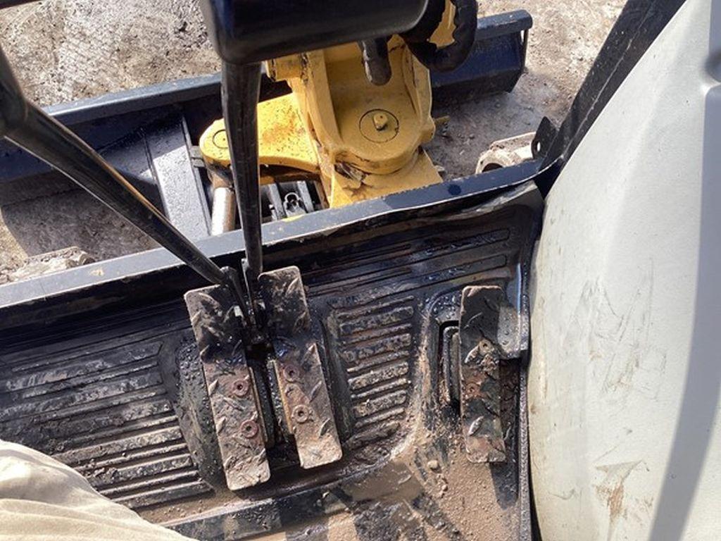 2013 CATERPILLAR 302.7D CR EXCAVATOR