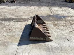 BOBCAT 68" TOOTH BUCKET