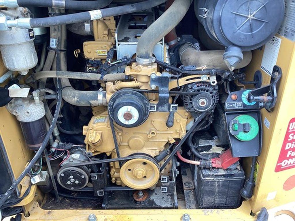 2018 CATERPILLAR 299D2 SKID STEER