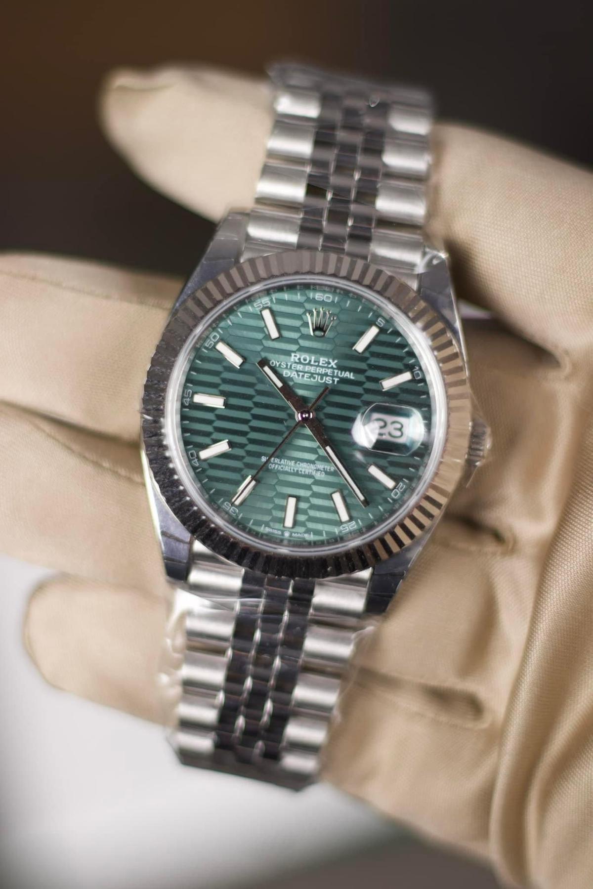 Brand New Oysterperpetual Datejust 41 mm Comes with box and papers