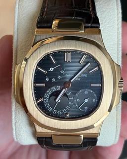 Patek Philippe Gold 'Nautilus' 5712R comes with Box & Papers