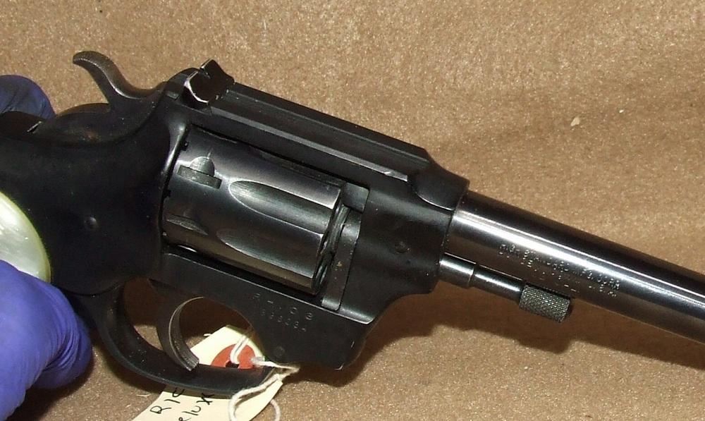 High Standard R106 Sentinel Deluxe 22LR Revolver