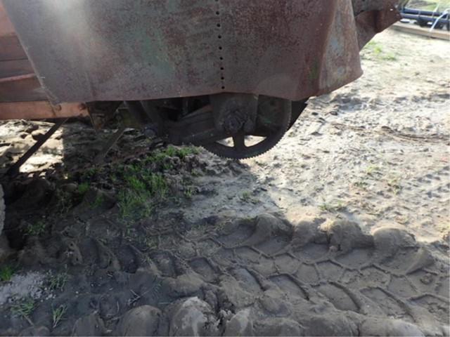 New Idea Pull Type Manure Spreader