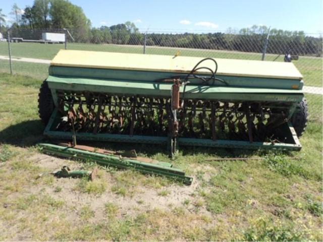 John Deere 8200 12' Grain Drill w/ Small Hopper