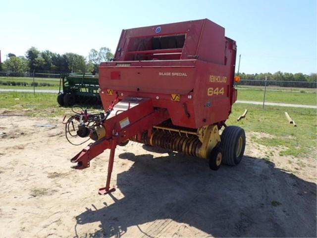 New Holland 644 Hay Baler***