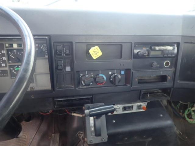 1995 International 4700 w/ DT466E Diesel Engine