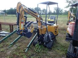 AGT Mini-Excavator w/ Briggs & Stratton Engine