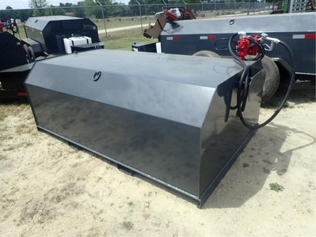 750 Gallon Fuel Tank w/ Pump