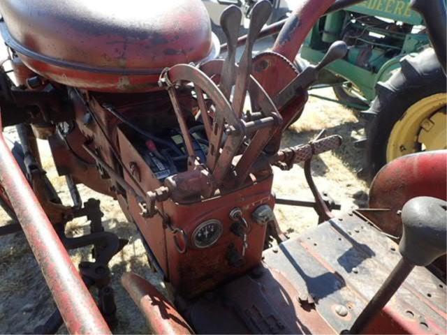 Farmall 140 Tractor