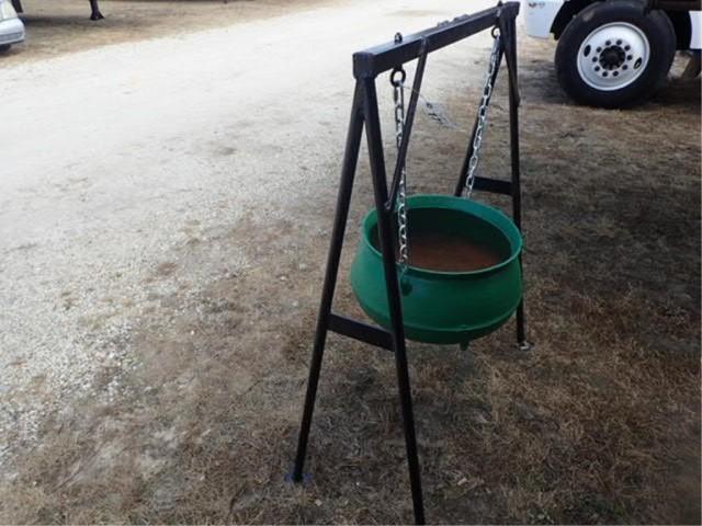 Cast Iron Pot w/Stand